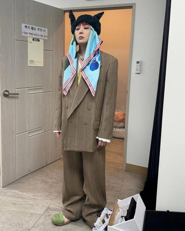 Còn 2 ngày là gặp G-Dragon: Sân khấu dần hoàn thiện, fan trồng cả vườn cúc tại Mỹ Đình!- Ảnh 14.