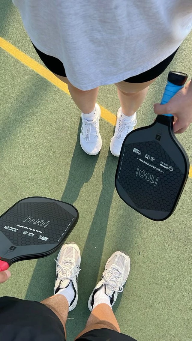 Vợ chồng cùng lên sân pickleball, chồng lại dink với vợ người khác, chán chê mới hỏi: Em đã đánh chưa?- Ảnh 2. Vợ chồng cùng lên sân pickleball, chồng lại dink với vợ người khác, chán chê mới hỏi: Em đã đánh chưa?- Ảnh 2.