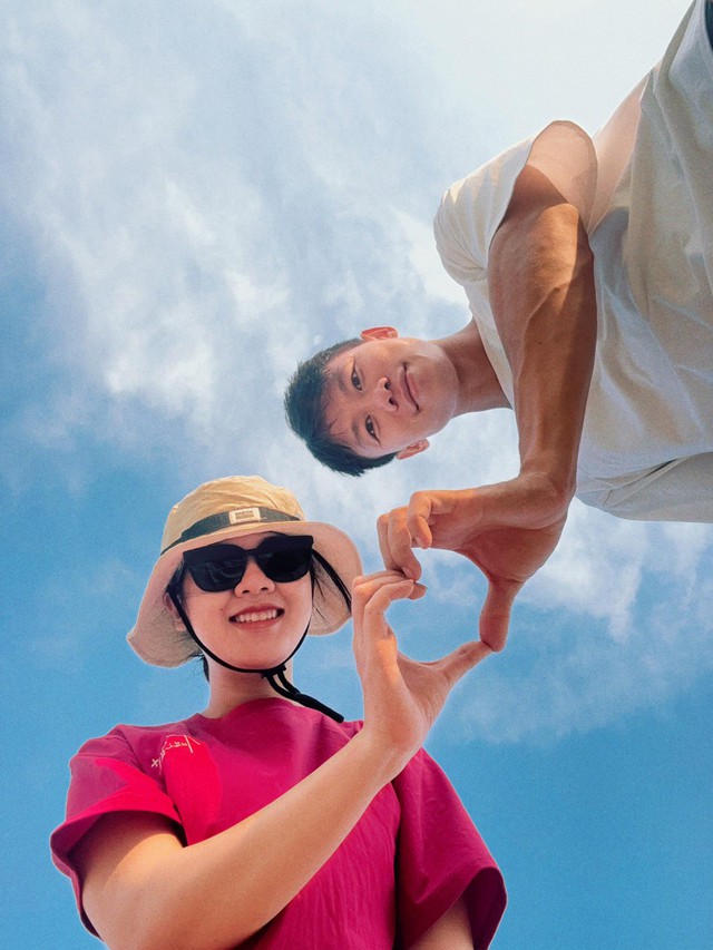 Hoa khôi 3 lần từ chối cầu thủ nổi tiếng vẫn rơi vào lưới tình, giờ ở biệt thự, nhìn như gái đôi mươi- Ảnh 7.