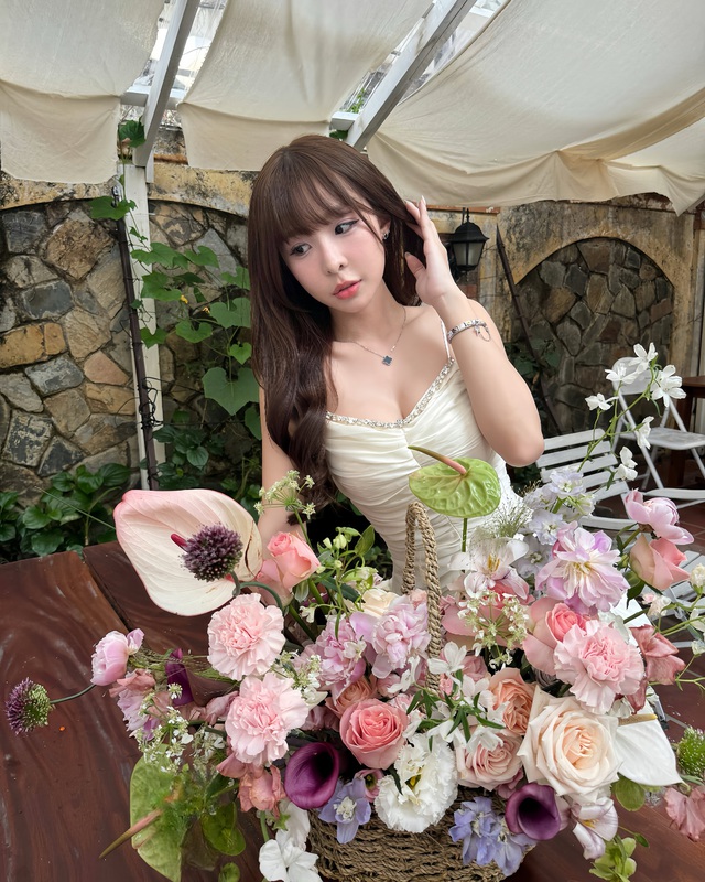 Tammy Phạm chào hè với loạt ảnh bùng nổ nhan sắc, đường cong "bốc lửa" chiếm trọn ánh nhìn- Ảnh 9. Tammy Phạm chào hè với loạt ảnh bùng nổ nhan sắc, đường cong "bốc lửa" chiếm trọn ánh nhìn- Ảnh 9.