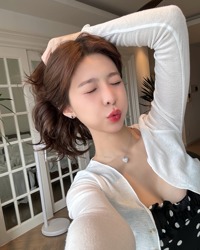 Tammy Phạm chào hè với loạt ảnh bùng nổ nhan sắc, đường cong "bốc lửa" chiếm trọn ánh nhìn- Ảnh 5. Tammy Phạm chào hè với loạt ảnh bùng nổ nhan sắc, đường cong "bốc lửa" chiếm trọn ánh nhìn- Ảnh 5.