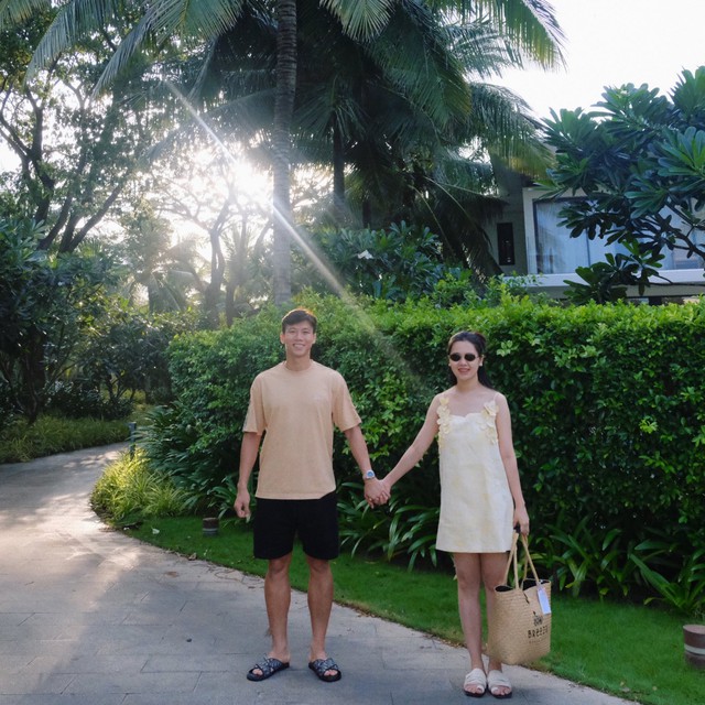 Hoa khôi 3 lần từ chối cầu thủ nổi tiếng vẫn rơi vào lưới tình, giờ ở biệt thự, nhìn như gái đôi mươi- Ảnh 3.