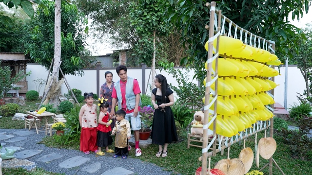Vợ Lê Dương Bảo Lâm bị "bóc" bỏ bê chồng con, gia đình Chim Sẻ Đi Nắng gây bất ngờ- Ảnh 2.