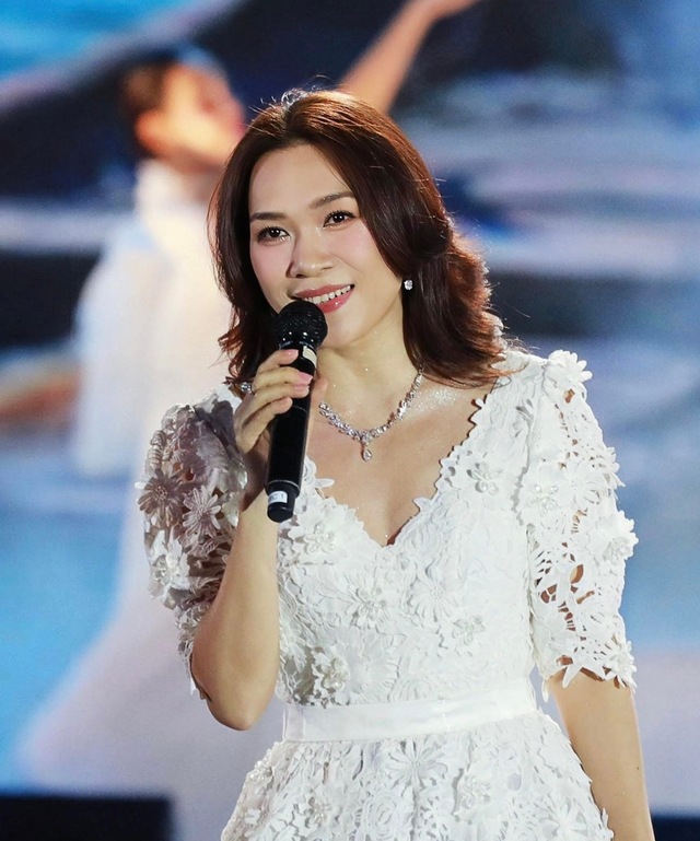 Tìm ra giọng hát hay hơn Mỹ Tâm và Bảo Anh cộng lại, nhưng bị chỉ trích vô hồn như người máy- Ảnh 3.