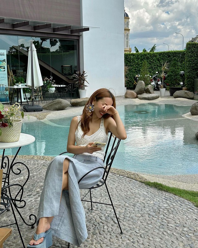 10 set đồ sáng màu giúp phụ nữ trên 40 tuổi nổi bật giữa đám đông, nhưng vẫn ghi điểm tinh tế tuyệt đối- Ảnh 8.