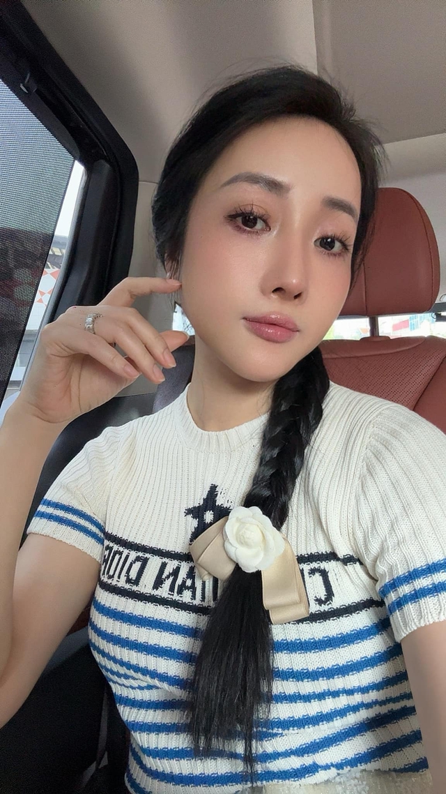 Cún Bông - hot mom 7 con nổi tiếng, sở hữu BST túi hiệu khủng, đang được tìm kiếm trên MXH- Ảnh 4. Cún Bông - hot mom 7 con nổi tiếng, sở hữu BST túi hiệu khủng, đang được tìm kiếm trên MXH- Ảnh 4.