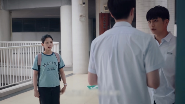 Phim ngôn tình bị chê nhiều nhất hiện tại: Nam chính "mặt như yên xe đạp", nữ chính càng nhìn càng thấy chướng mắt- Ảnh 4.