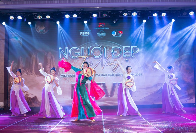 Người đẹp Miss Earth Trần Thị Uyên – Cô gái “chạy deadline” mùa hè: Đỗ cao học, tốt nghiệp cử nhân và… thi hoa hậu- Ảnh 3. Người đẹp Miss Earth Trần Thị Uyên – Cô gái “chạy deadline” mùa hè: Đỗ cao học, tốt nghiệp cử nhân và… thi hoa hậu- Ảnh 3.