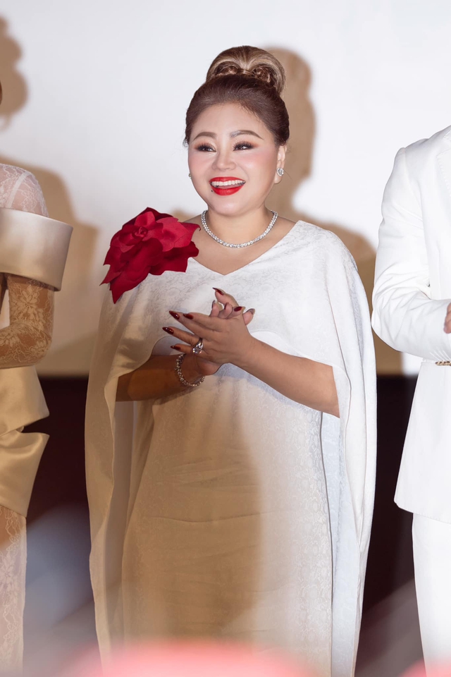 "Nữ hoàng dao kéo Vbiz" đến Ngân 98 cũng chịu thua: Sửa tới 20 lần, không còn muốn yêu sau 2 lần đổ vỡ- Ảnh 7.