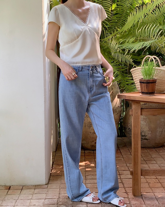 Hè mặc quần jeans sợ nóng, nàng ghim ngay 10 cách diện jeans ống rộng vừa mát vừa sành điệu- Ảnh 6.