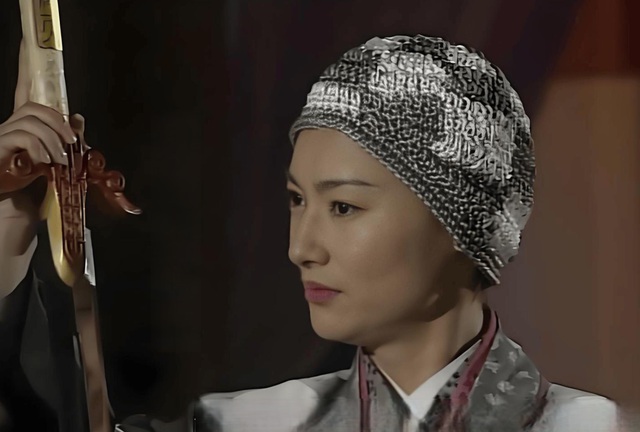 “Cô bé ăn xin” trở thành Ảnh hậu, từng tự sát vì bị tẩy chay chụp ảnh nóng giờ ra sao?- Ảnh 4.