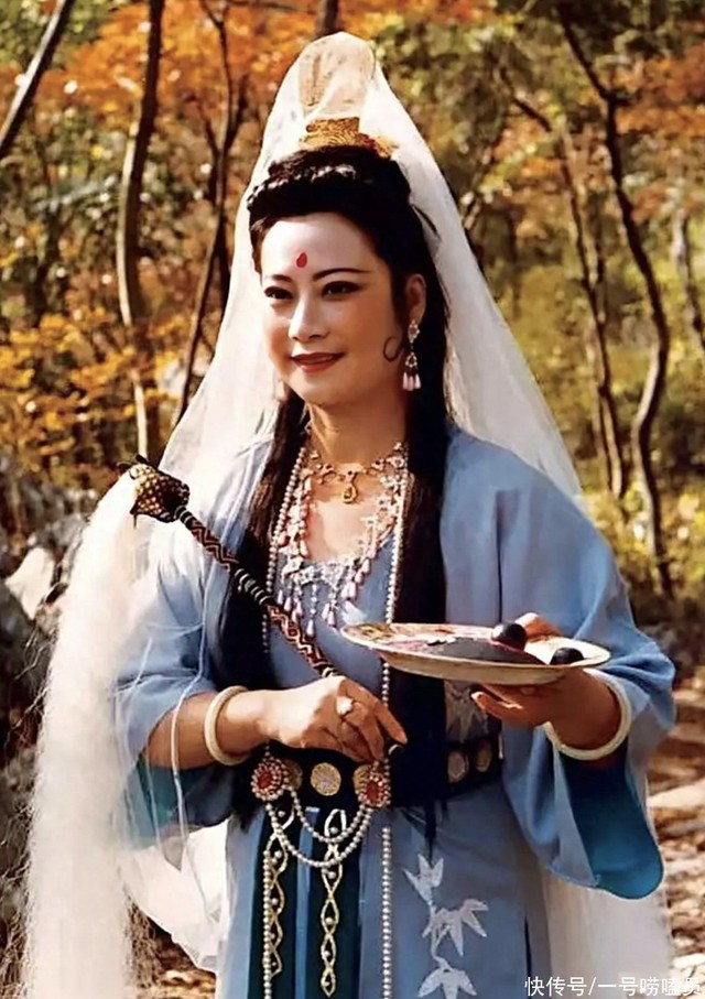 “Quan Âm Bồ Tát” được công chúng quỳ lạy, thờ cúng liên tục gặp chuyện lạ - Ảnh 5.