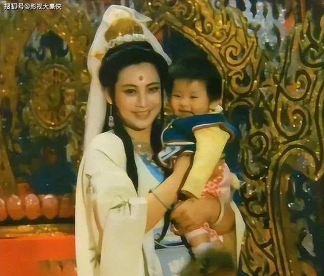 “Quan Âm Bồ Tát” được công chúng quỳ lạy, thờ cúng liên tục gặp chuyện lạ - Ảnh 4.