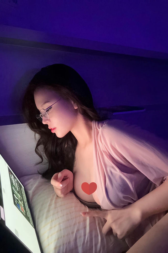 Vừa làm content dạy nấu ăn, hot girl "hết flop", bất ngờ lọt top xu hướng- Ảnh 1. Vừa làm content dạy nấu ăn, hot girl "hết flop", bất ngờ lọt top xu hướng- Ảnh 1.