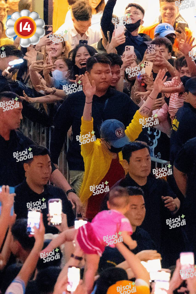 Chùm ảnh fan Việt viral ra MXH quốc tế: Bé áo hồng có kinh nghiệm đu G-Dragon từ năm 1 tuổi chiếm trọn spotlight!- Ảnh 5.