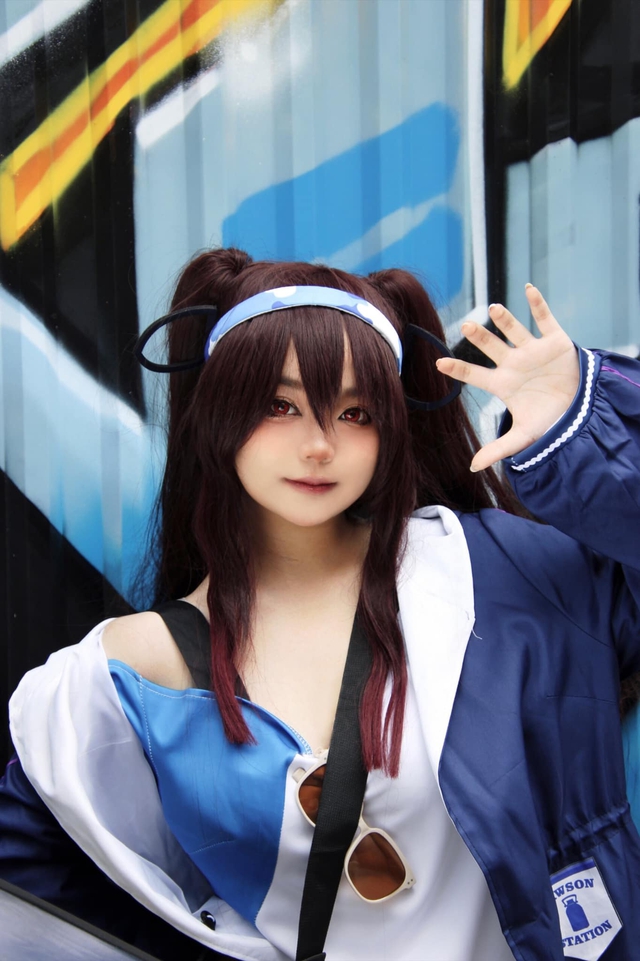Nữ cosplayer "lột xác", mặt mộc còn gây ngỡ ngàng hơn nữa- Ảnh 5. Nữ cosplayer "lột xác", mặt mộc còn gây ngỡ ngàng hơn nữa- Ảnh 5.