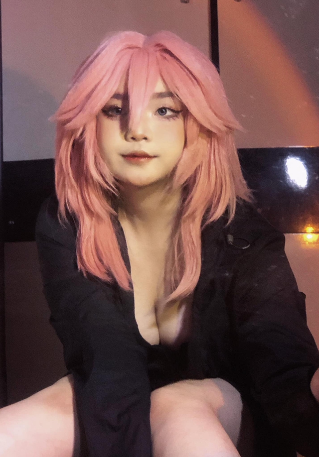 Nữ cosplayer "lột xác", mặt mộc còn gây ngỡ ngàng hơn nữa- Ảnh 7. Nữ cosplayer "lột xác", mặt mộc còn gây ngỡ ngàng hơn nữa- Ảnh 7.