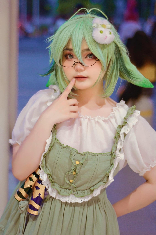 Nữ cosplayer "lột xác", mặt mộc còn gây ngỡ ngàng hơn nữa- Ảnh 3. Nữ cosplayer "lột xác", mặt mộc còn gây ngỡ ngàng hơn nữa- Ảnh 3.