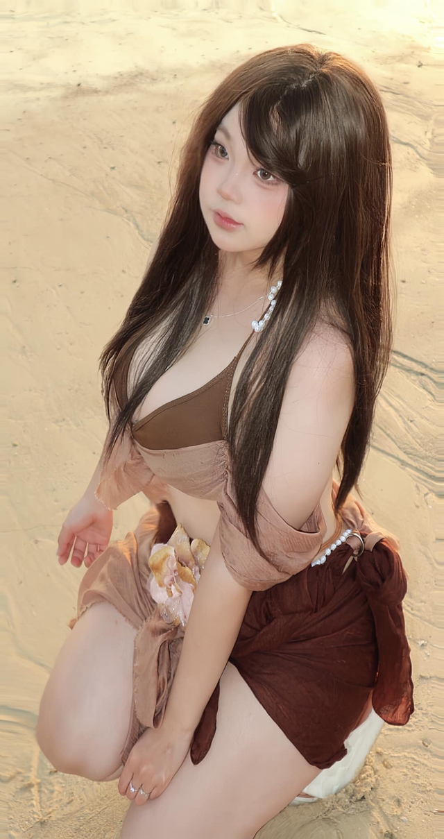 Nữ cosplayer "lột xác", mặt mộc còn gây ngỡ ngàng hơn nữa- Ảnh 11. Nữ cosplayer "lột xác", mặt mộc còn gây ngỡ ngàng hơn nữa- Ảnh 11.