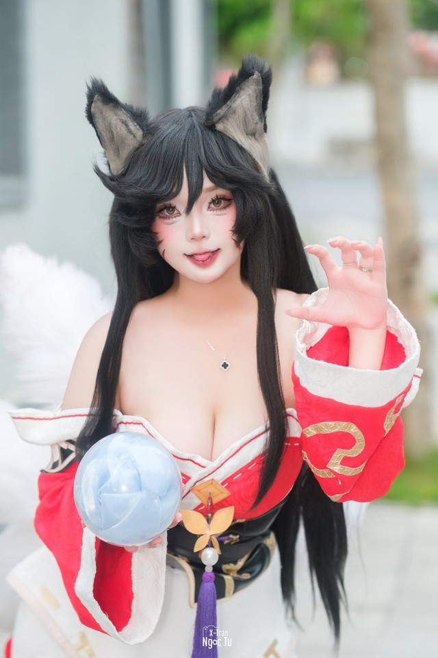 Nữ cosplayer "lột xác", mặt mộc còn gây ngỡ ngàng hơn nữa- Ảnh 10. Nữ cosplayer "lột xác", mặt mộc còn gây ngỡ ngàng hơn nữa- Ảnh 10.
