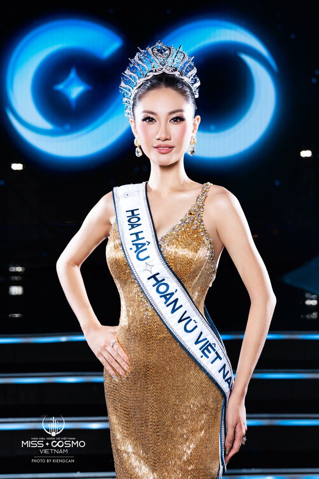 Tân Hoa hậu Hoàn vũ Việt Nam Phương Linh lên tiếng khi bị phát hiện có hình xăm- Ảnh 3. Tân Hoa hậu Hoàn vũ Việt Nam Phương Linh lên tiếng khi bị phát hiện có hình xăm- Ảnh 3.