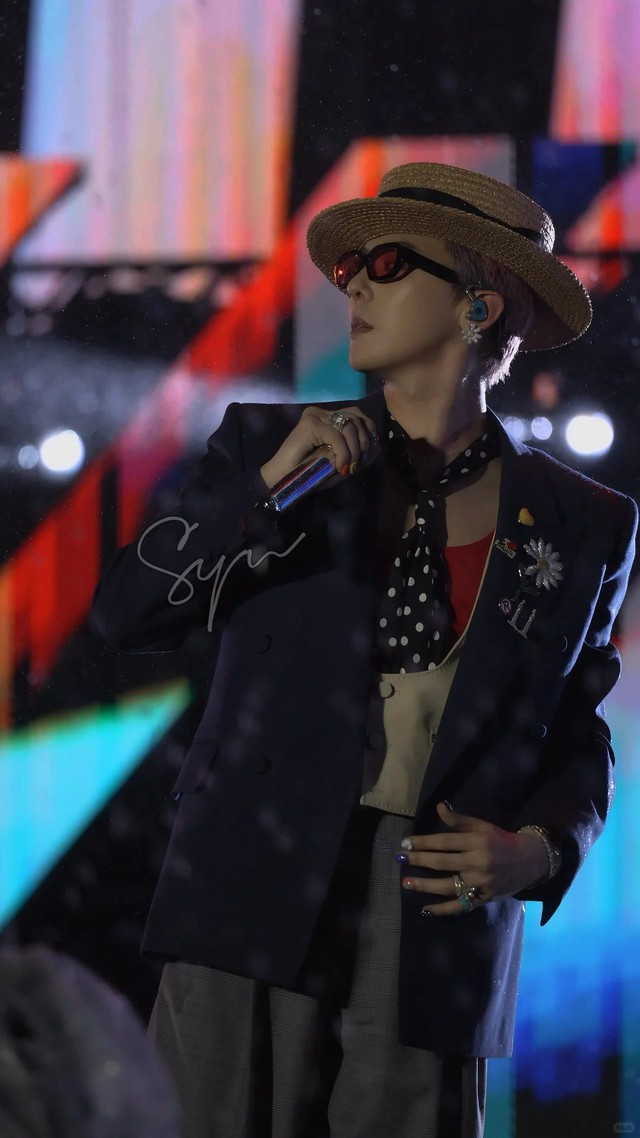 Khoảnh khắc bị bỏ lỡ: G-Dragon cúi gập người, tỏ tình fan Việt kèm lời hẹn gặp lại gây “luỵ”- Ảnh 6.