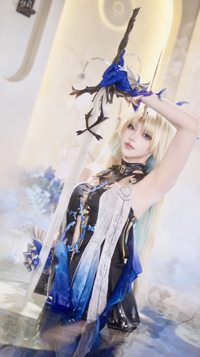 Nữ coser xinh đẹp biến hình khiến fan đứng ngồi không yên- Ảnh 2.