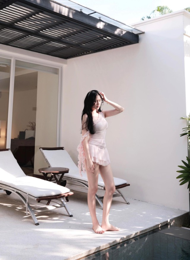 Nàng WAG được khen xinh nhất làng bóng Việt là cô chủ nổi tiếng, khoe chân dài nuột nà, mẹ một con visual cực phẩm- Ảnh 3.