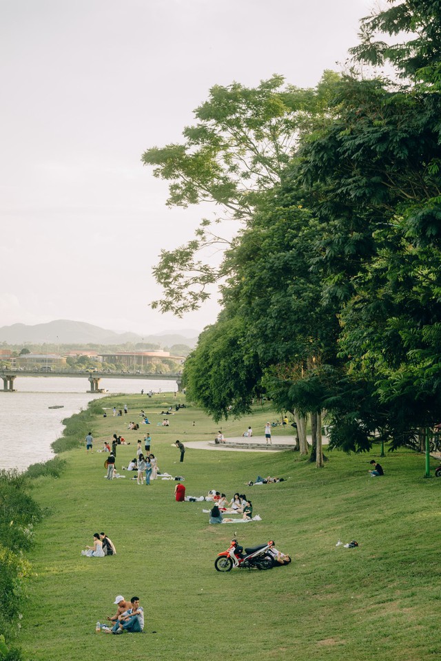 Tấm ảnh không tin nổi là Huế, dân tình rần rần săn lùng địa chỉ "đẹp như phim" này- Ảnh 1. Tấm ảnh không tin nổi là Huế, dân tình rần rần săn lùng địa chỉ "đẹp như phim" này- Ảnh 1.