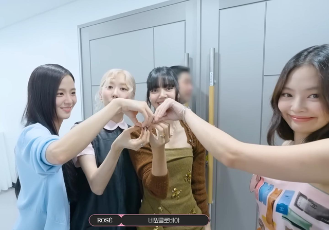 Fan tuyệt vọng trước các quyết định của YG và BLACKPINK- Ảnh 7. Fan tuyệt vọng trước các quyết định của YG và BLACKPINK- Ảnh 7.