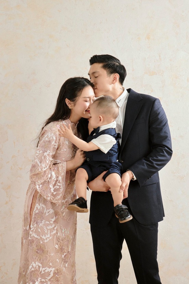 Doãn Hải My vừa “trốn con” đi xem G-Dragon cùng Đoàn Văn Hậu giờ lại bị bắt gặp tay trong tay với chàng đi dạo- Ảnh 3. Doãn Hải My vừa “trốn con” đi xem G-Dragon cùng Đoàn Văn Hậu giờ lại bị bắt gặp tay trong tay với chàng đi dạo- Ảnh 3.