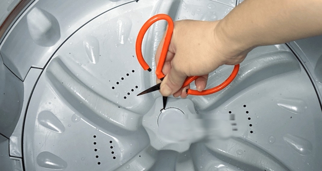2 "góc khuất" máy giặt khiến quần áo càng giặt càng bẩn, 90% người không hề biết- Ảnh 4.
