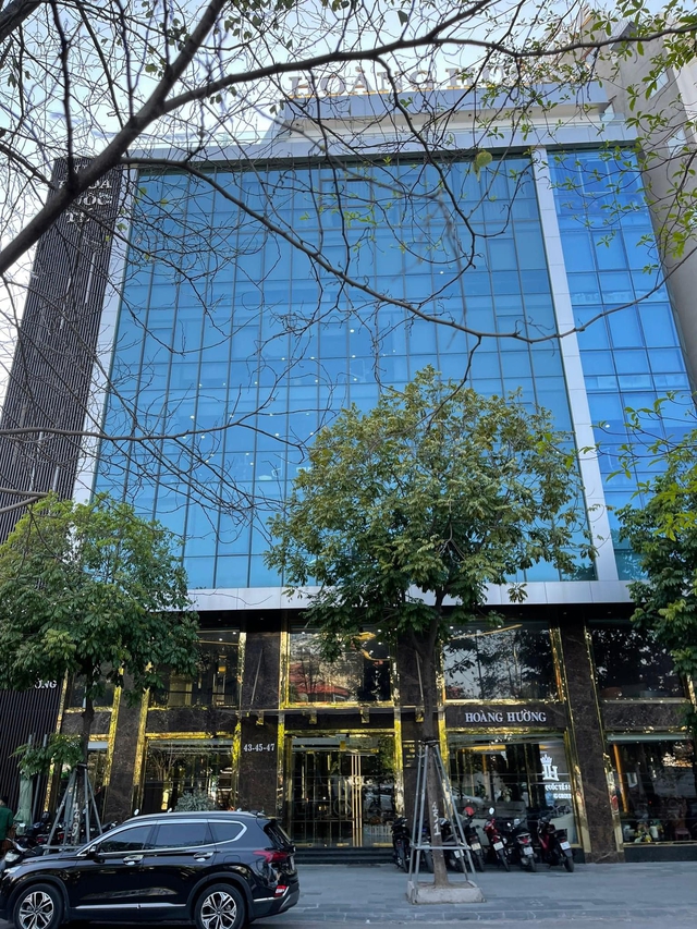 "Bóc" 2 BĐS trên 100 tỷ của Hoàng Hường, một trong số đó bị soi có dấu hiệu lạ- Ảnh 1. "Bóc" 2 BĐS trên 100 tỷ của Hoàng Hường, một trong số đó bị soi có dấu hiệu lạ- Ảnh 1.