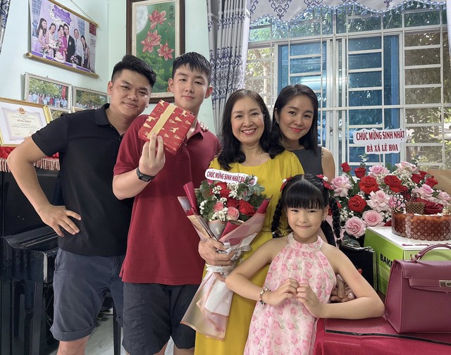 Lê Phương bất ngờ trải lòng trong ngày đặc biệt: "Chỉ có ký ức là không thể chia cắt"- Ảnh 1.