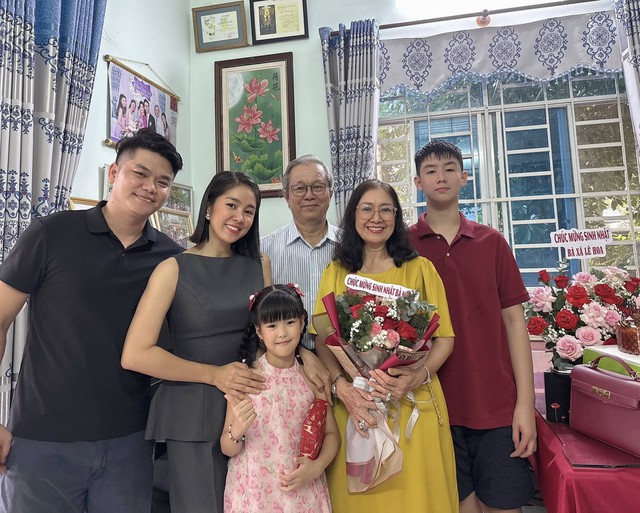 Lê Phương bất ngờ trải lòng trong ngày đặc biệt: "Chỉ có ký ức là không thể chia cắt"- Ảnh 3.