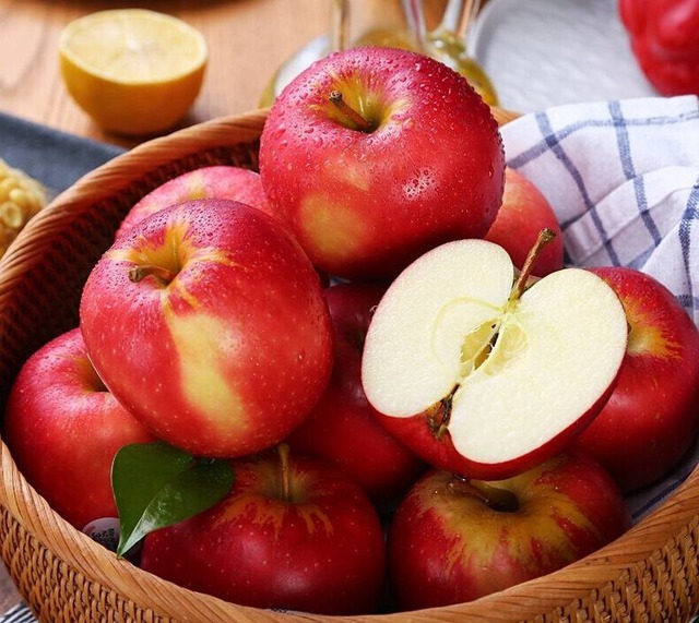 Không phải ngẫu nhiên người giàu luôn đặt 7 quả này lên bàn thờ: Thu hút vận may, giữ chặt tài lộc- Ảnh 3.