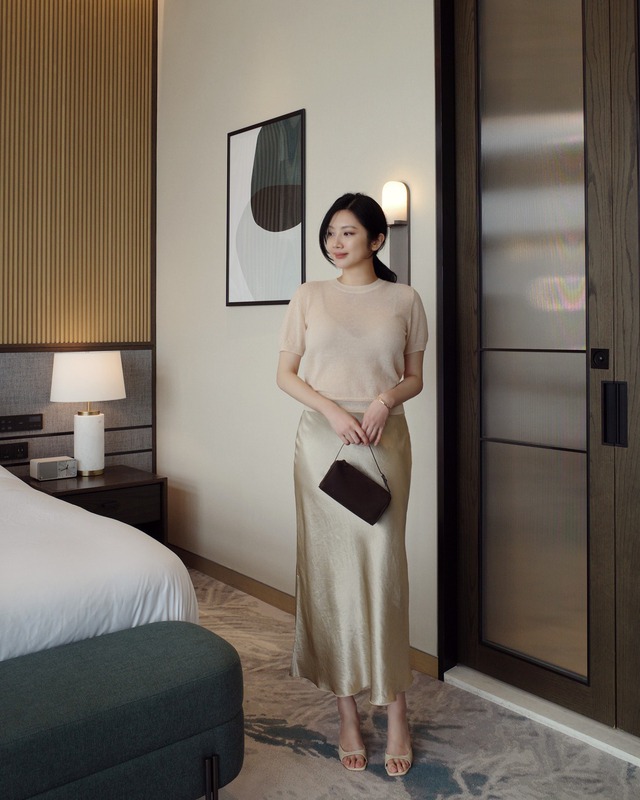 10 bộ cánh tối giản vẫn giúp chị em trở thành hình mẫu mặc đẹp nơi công sở- Ảnh 3.