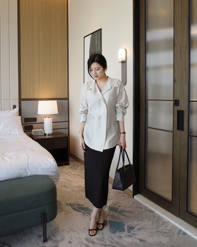 10 bộ cánh tối giản vẫn giúp chị em trở thành hình mẫu mặc đẹp nơi công sở- Ảnh 7.