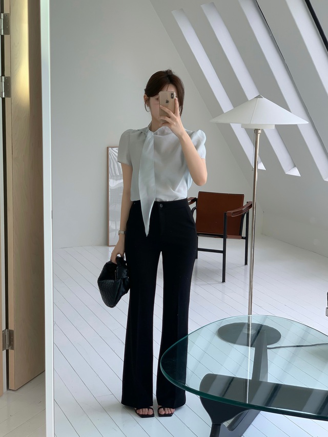 10 bộ cánh tối giản vẫn giúp chị em trở thành hình mẫu mặc đẹp nơi công sở- Ảnh 9.