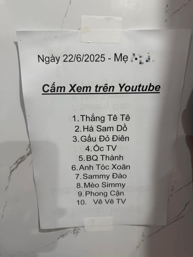 Kênh YouTube của cặp streamer Simmy, Sammy bị một phụ huynh liệt vào danh sách "đen"- Ảnh 2. Kênh YouTube của cặp streamer Simmy, Sammy bị một phụ huynh liệt vào danh sách "đen"- Ảnh 2.