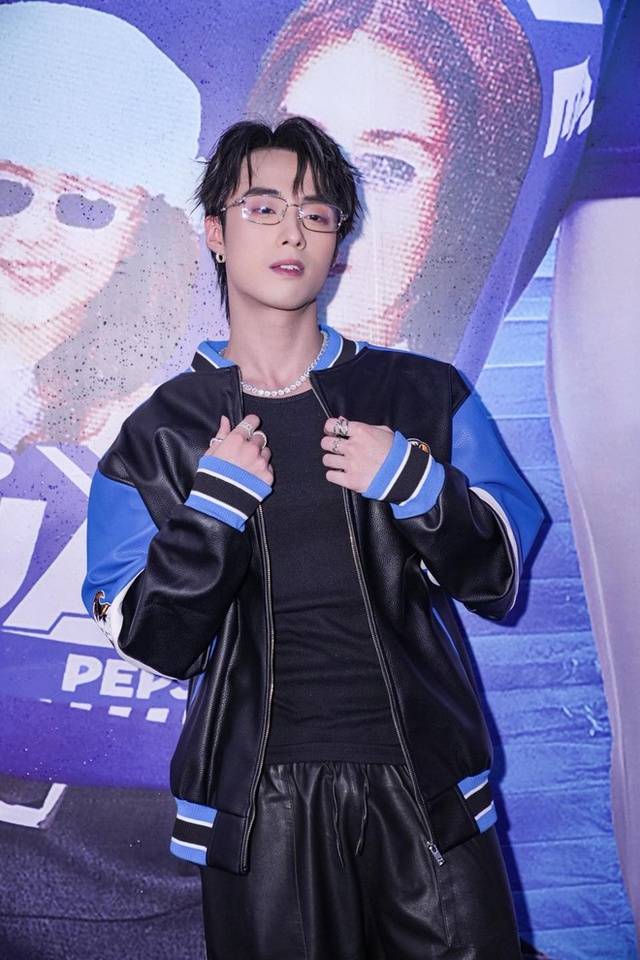 Nam ca sĩ từ TikToker thành Anh Trai Say Hi: Visual vạn người mê còn giọng hát thì chê- Ảnh 4.