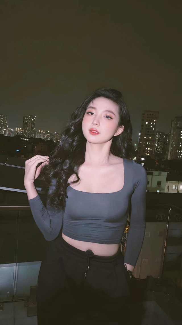 Gái xinh "soán ngôi Tiểu Hý" nhắn nhủ đến fan nam sau màn tâm sự chưa từng có- Ảnh 2. Gái xinh "soán ngôi Tiểu Hý" nhắn nhủ đến fan nam sau màn tâm sự chưa từng có- Ảnh 2.