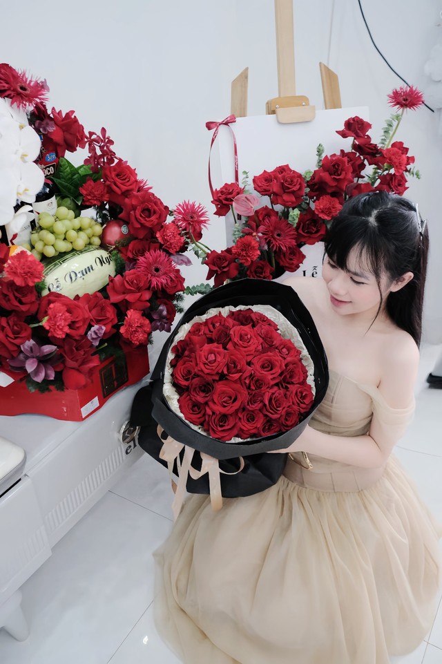 Tuyển thủ SGP nổi tiếng sắp làm đám cưới, nhan sắc bạn gái giấu kín giờ mới được khui- Ảnh 7. Tuyển thủ SGP nổi tiếng sắp làm đám cưới, nhan sắc bạn gái giấu kín giờ mới được khui- Ảnh 7.