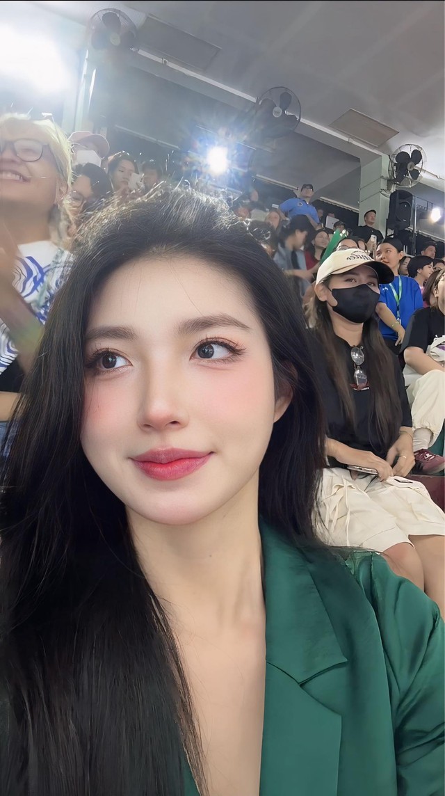 Gái xinh "soán ngôi Tiểu Hý" nhắn nhủ đến fan nam sau màn tâm sự chưa từng có- Ảnh 5. Gái xinh "soán ngôi Tiểu Hý" nhắn nhủ đến fan nam sau màn tâm sự chưa từng có- Ảnh 5.