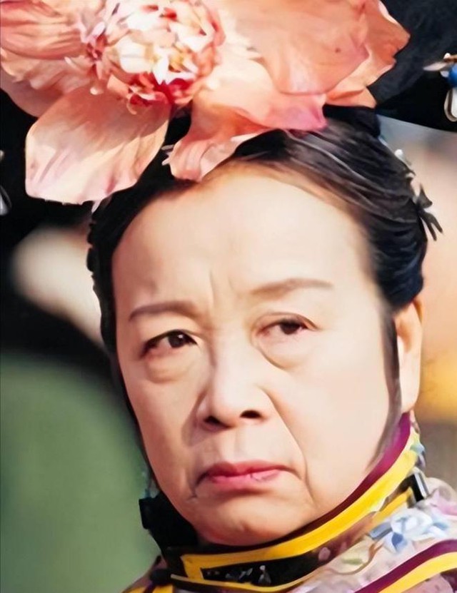 “Dung ma ma” bị công chúng căm ghét, ném trứng thối giờ ra sao?- Ảnh 1. “Dung ma ma” bị công chúng căm ghét, ném trứng thối giờ ra sao?- Ảnh 1.