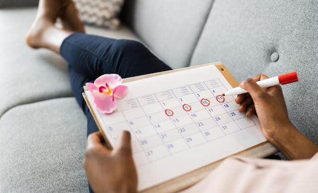 Bí mật 28 ngày: Cẩm nang dậy thì cho bé gái về chu kỳ kinh nguyệt- Ảnh 1. Bí mật 28 ngày: Cẩm nang dậy thì cho bé gái về chu kỳ kinh nguyệt- Ảnh 1.