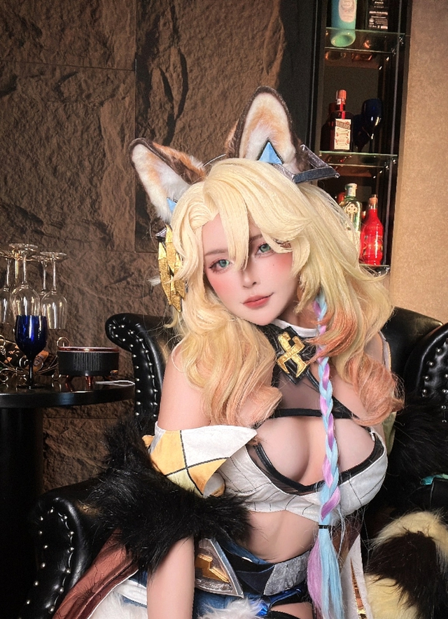 Chỉ khoe bộ móng mới, cô nàng "top server" làng cosplay cũng khiến cộng đồng xuýt xoa- Ảnh 4. Chỉ khoe bộ móng mới, cô nàng "top server" làng cosplay cũng khiến cộng đồng xuýt xoa- Ảnh 4.