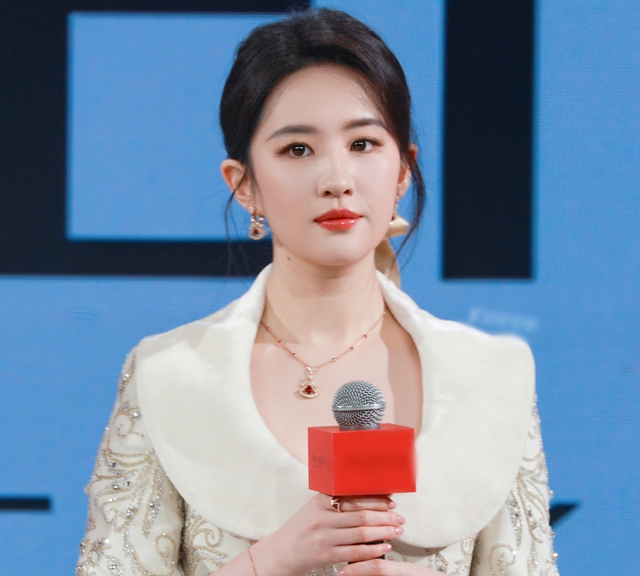 Ai cứu nổi Lưu Diệc Phi?- Ảnh 3.