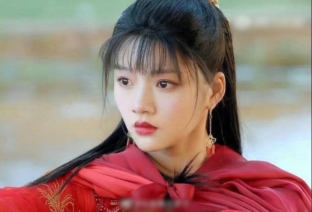 10 lần phim Trung chọn sai nữ chính: Lưu Diệc Phi phá nát nguyên tác, cô cuối bị chê “vừa quê vừa xấu”- Ảnh 6. 10 lần phim Trung chọn sai nữ chính: Lưu Diệc Phi phá nát nguyên tác, cô cuối bị chê “vừa quê vừa xấu”- Ảnh 6.