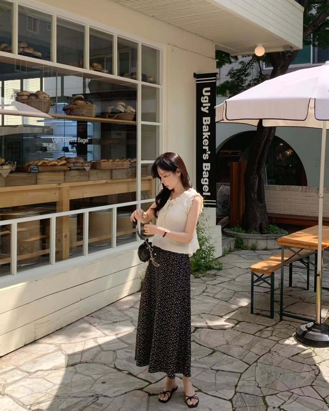 10 cách mặc chân váy đơn giản mà lên hình sống ảo đẹp mê mẩn cho chuyến du lịch hè- Ảnh 5.